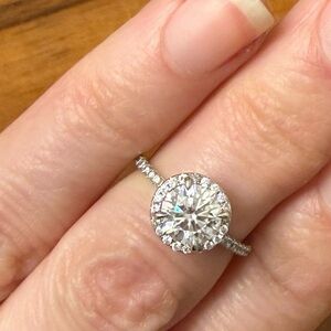 NEW 1.5 ct Moissanite. Platinum plated 925 sterling silver 4-claw ring